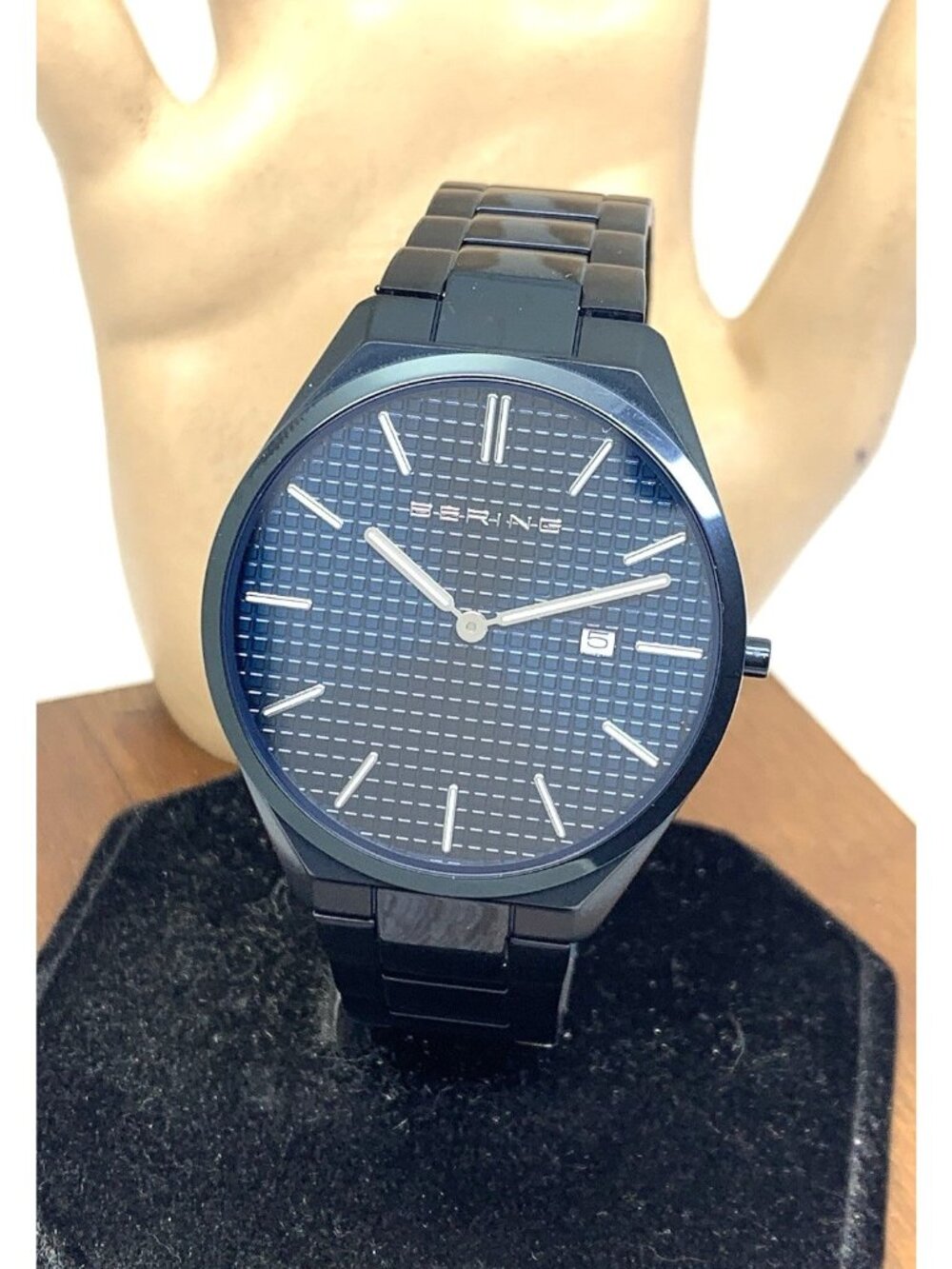 Bering Men's Watch 17240-797 Quartz Blue Dial Date Stainless Steel 40mm